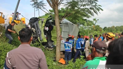 Empat kecelakaan Jateng kemarin: Tol Boyolali, Semarang, Pekalongan dan Getasan, 2 meninggal [titlebase] – Detail Lengkap