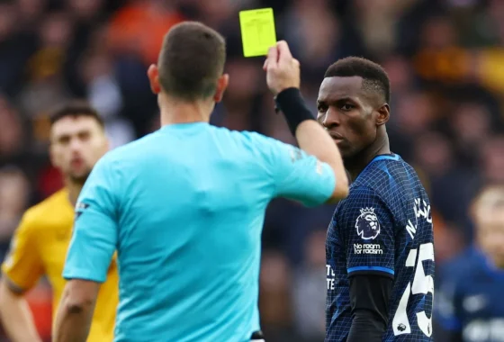 🎥 Yellow card magicked away: bizarre clip goes viral – OneFootball