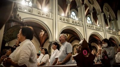 Gegana Polda Metro sterilisasi gereja, pastikan Paskah berjalan aman [titlebase] – Upaya Terpadu Menjaga Ibadah