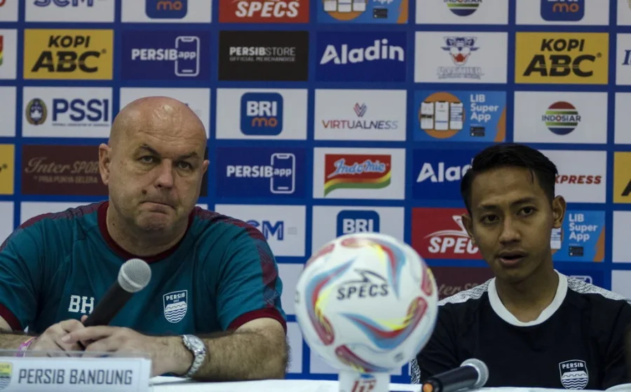 Hal yang ditakuti pelatih Persib Bandung dari Semen Padang FC [titlebase]: Mengungkap Ancaman Taktik dan Tekanan