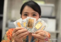 Harga emas Antam hari ini (2/4), dibanderol Rp2,92 juta per gram [titlebase] – Tren Naik Terbaru dan Analisis Pasar