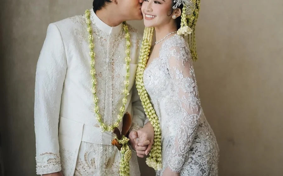 Inayah Wahid menikah dengan pengasuh ponpes di Sumenep, prosesi digelar sederhana [titlebase] – Detik Eksklusif