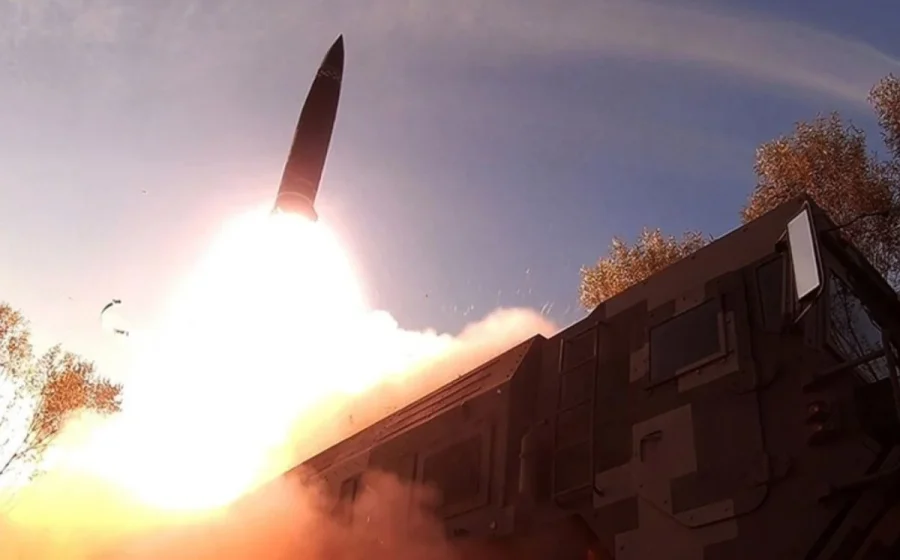 Iran bombardir Tel Aviv dengan tiga salvo rudal, lebih dari 100 warga terluka di tengah eskalasi [titlebase] – Serangan Memicu Krisis Baru