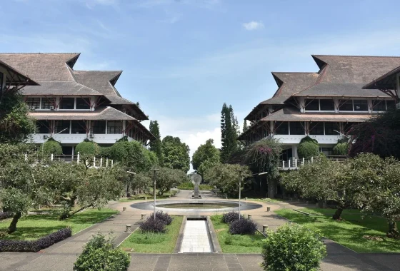 ITB Tegaskan Komitmen Lingkungan Kampus Aman Usai Viral Lagu Erika – detikcom: Respons Resmi Universitas