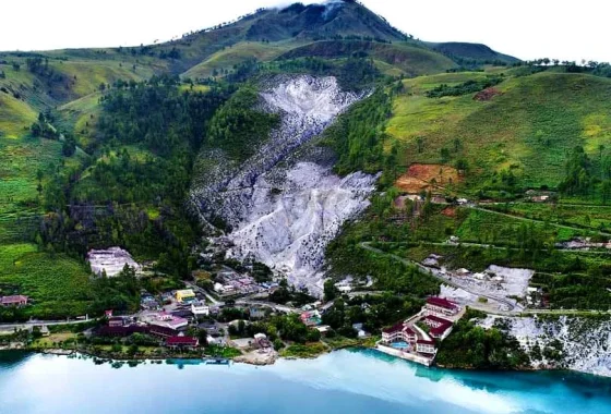 Jalan Viral di Lereng Pusuk Buhit Tuai Perhatian, Dispar Samosir Tegaskan Retribusi Sesuai Aturan – AnalisaDaily.com