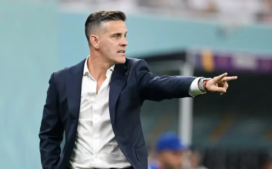 John Herdman Viral! Pelatih Timnas Indonesia Main Bola di Pantai Mandalika – iNews.ID
