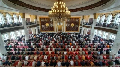 Kejutan di Masjid: Analisis Khutbah Jumat yang Menggugah Ratusan Jamaah