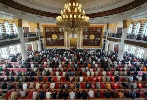 Kejutan di Masjid: Analisis Khutbah Jumat yang Menggugah Ratusan Jamaah