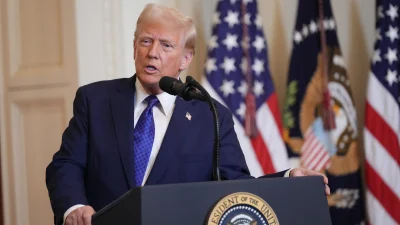 Ketegangan global Donald Trump naik pitam usai Prancis blokir jalur pesawat militer AS ke Israel [titlebase] – Apa Dampaknya bagi Dunia?