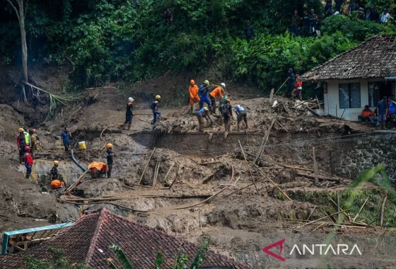 Longsor tutup jalur KA Ciremai Semarang–Bandung, perjalanan terhenti total di Bandung Barat [titlebase] – Dampak dan Tindakan Darurat