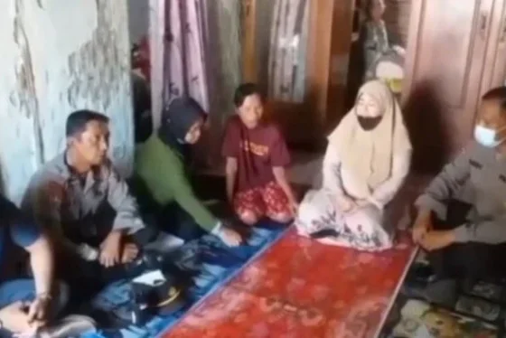 Minta Maaf Usai Viral, Perangkat Desa di Pasuruan Akui Lalai Joget Pakai Seragam – BeritaSatu.com