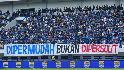 Persib Catat Rekor Penjualan Tiket, Fans Bergelora di Stadion Gelora Bandung Lautan Api