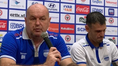 Persib tampil tanpa 2 pemain bertahan lawan Semen Padang FC, tapi ada kabar baik dari Bojan Hodak [titlebase]