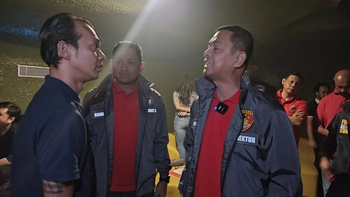 Polisi ciduk penyuplai narkoba ke tempat hiburan malam di Jaksel, disita Rp 3 M [titlebase] – Penyelidikan Besar di Lingkungan Mal