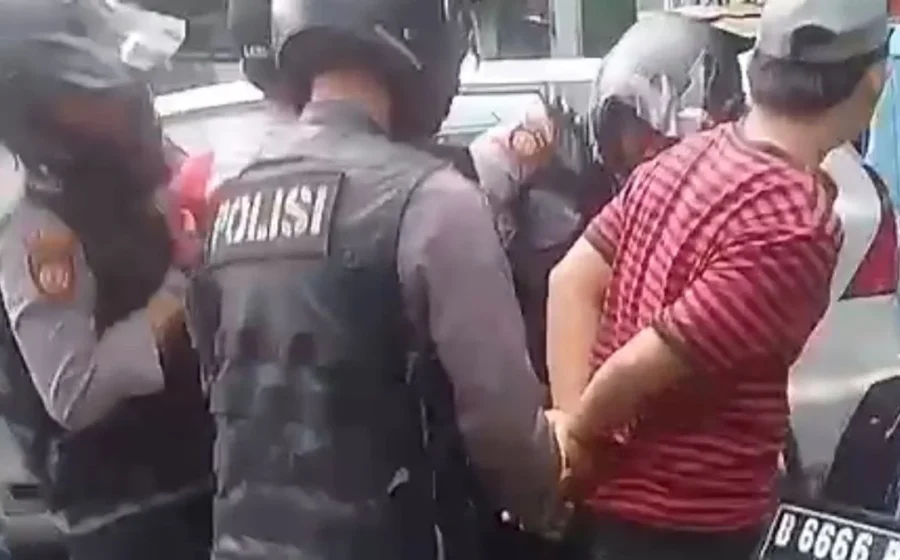 Polisi Tangkap Tiga Preman di Tanah Abang yang Viral Memalak Pedagang – BeritaSatu.com: Detail Penangkapan dan Reaksi Publik
