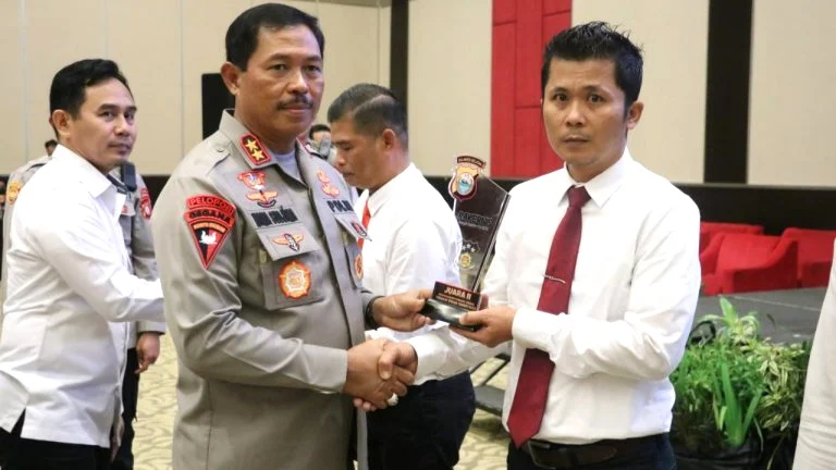 Polres Luwu Raih Penghargaan Terbaik Umum Berita Viral Positif Ops Ketupat 2026 – Rakyat Sulsel