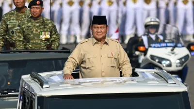 Prabowo salami keluarga prajurit TNI yang gugur di Libanon [titlebase]: Upaya Penghormatan Nasional yang Mengharukan