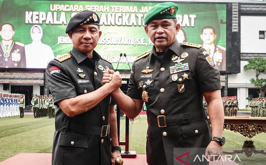 Ratusan Mahasiswa Kepung Kodim Semarang, Tuntut Reformasi Militer & Copot Panglima TNI Agus Subianto [titlebase] – Aksi Besar di Tanah Jawa