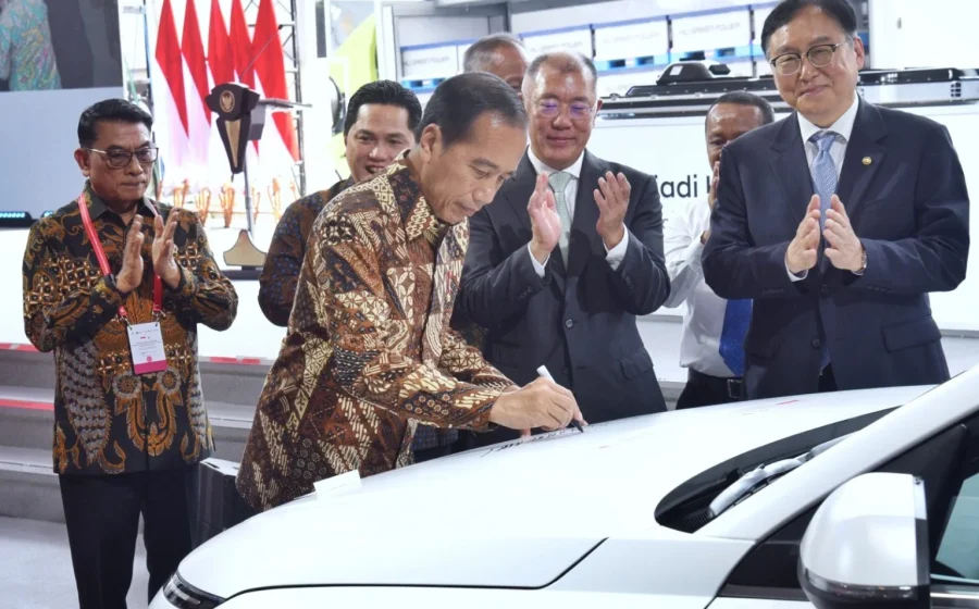 Resmikan pabrik perakitan, presiden targetkan produksi sedan listrik massal pada 2028: Langkah Besar Industri Mobil Indonesia