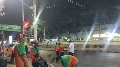 Sempat Viral, Sudis LH Jakbar Angkut 35 Ton Sampah dari Rusun Angke – Kota Administrasi Jakarta Barat: Penanganan Sampah Besar di Jakarta Barat