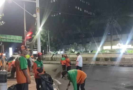 Sempat Viral, Sudis LH Jakbar Angkut 35 Ton Sampah dari Rusun Angke – Kota Administrasi Jakarta Barat: Penanganan Sampah Besar di Jakarta Barat