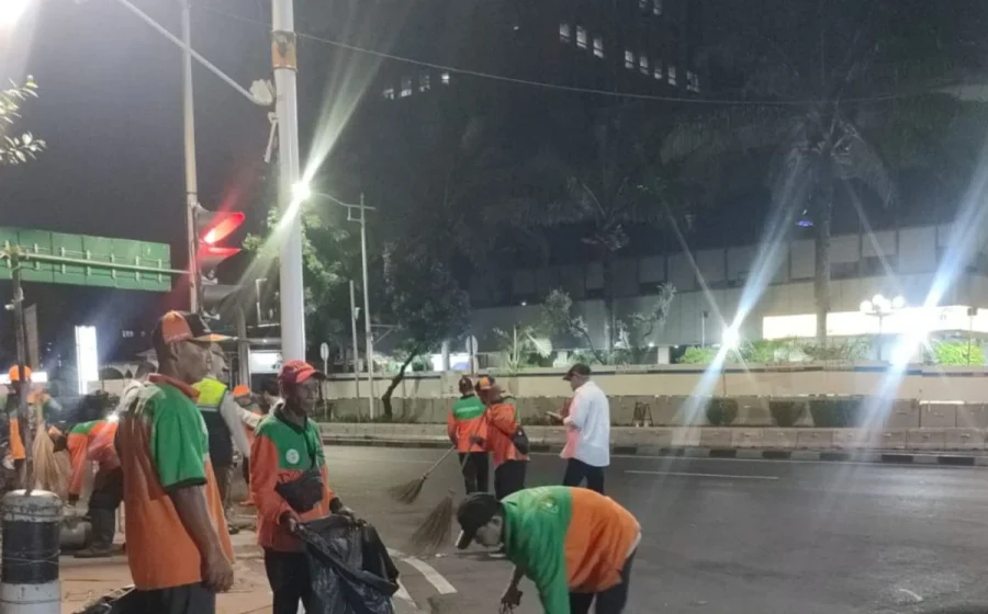 Sempat Viral, Sudis LH Jakbar Angkut 35 Ton Sampah dari Rusun Angke – Kota Administrasi Jakarta Barat: Penanganan Sampah Besar di Jakarta Barat