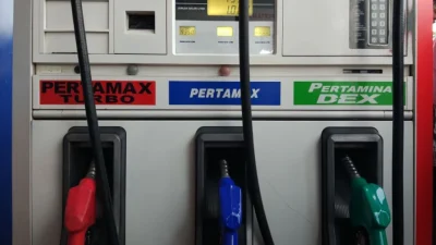 Siap-siap, Menteri Bahlil beri kode harga Pertamax Cs dan Dexlite Cs bakal lepas landas [titlebase] – Apa Dampaknya untuk Konsumen?