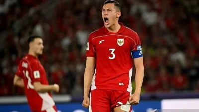 Tambal buritan yang mulai dimakan usia, Inter Milan tetapkan tandem Jay Idzes sebagai prioritas utama [titlebase] – Analisis Strategi Baru Milan