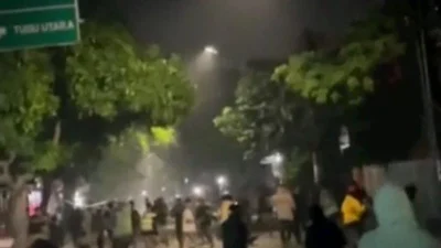 Tawuran Pemuda Batu Bara Viral, Gunakan Mercon Roket di Desa Suka Jaya – HARIAN MISTAR: Kronologi Lengkap dan Dampaknya