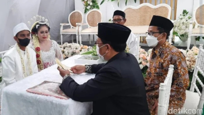 Tenda Pernikahan Ambruk di Tuban Viral di Medsos, Netizen Ramai-ramai Komentar Lucu – portaltuban.id | Detail Lengkap