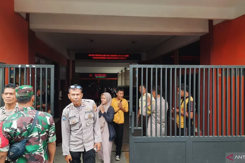 Video Perundungan Siswa SMP di Tuban Viral di Media Sosial, Korban Ditendang Kakak Kelas – VIVA Jatim