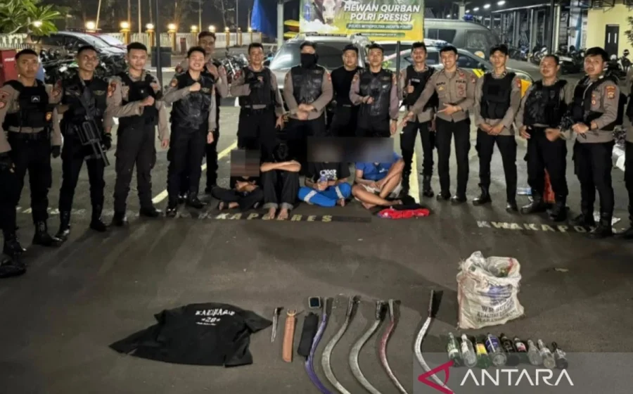 Video Tawuran Remaja Bawa Sajam di Tanah Seribu Binjai Viral, Polisi Tingkatkan Patroli – Mistar.id