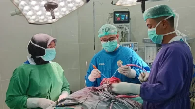 Video viral Pegawai Ruang Bedah RSUD Datu Beru Berjoget Saat Operasi Berlangsung – beritamerdeka.net Pecah Rekor Penonton