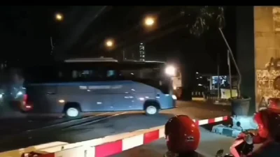 Video Viral Pemalakan di Perlintasan Kereta Rancaekek, Kapolsek: Dua Pelaku Sudah Diamankan – Katerciko –