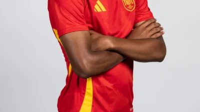 Vinicius Puji Respons Lamine Yamal soal Rasis,Serukan Perlawanan Bersama Lawan Diskriminasi [titlebase] – Solidaritas di Lapangan Hijau