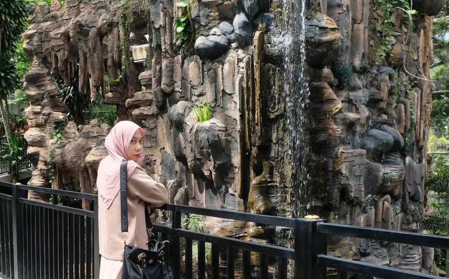 Viral! 2 Wisatawan Terkunci di Area Akuarium Kebun Binatang Bukittinggi, Simak Kronologinya – iNews.ID