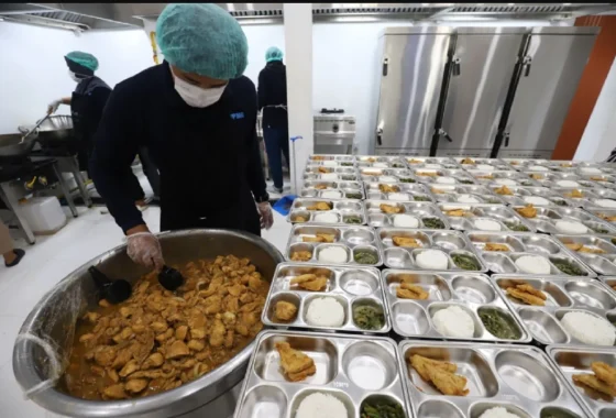 VIRAL BALITA Disebut Terlindas Mobi MBG di Indramayu, Pemilik SPPG Beri Klarifikasi – Tribun Video