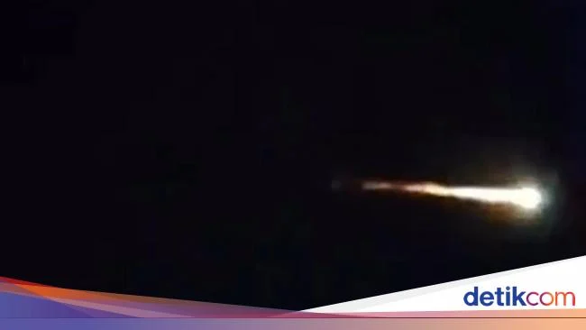 Viral Benda Bercahaya di Langit Malang Dikira Rudal, Begini Kata BMKG – detikcom: Fakta Lengkap