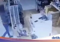 Viral Berkat Kekuatan Emak-emak, Pria Curi Ponsel-Laptop Usai Bobol Rumah di Cempaka Putih Diburu Polisi – tvOneNews