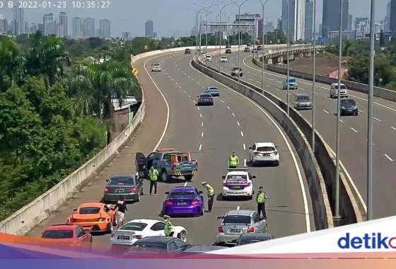 Viral di Tikungan Sitinjau Lauik, Arteria Dahlan Ikut Rombongan Berhenti Demi Foto – Hasanah.id