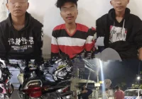 Viral Freestyle Motor di Mojokerto, Tiga Pemuda Dijemput Polisi – beritajatim.com: Kejadian Menghebohkan di Jalan Raya