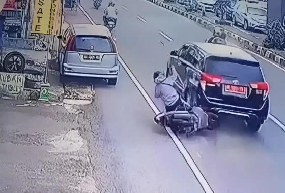 Viral Inova Zenix Hitam Kabur Usai Tabrak Lari Dikejar Pemotor di Karawang, Begini Nasibnya – tvOneNews