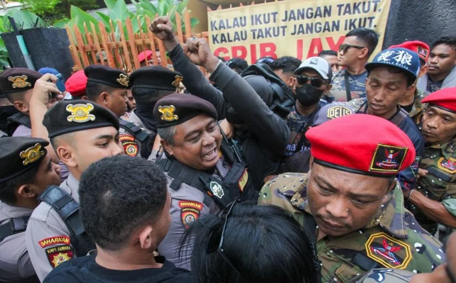 Viral Kiai Abdul Yani di Tasikmalaya Diadang Oknum Ormas, Terkapar saat Hendak ke Kebun – Tribun Video: Kejadian Menggemparkan