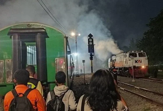 Viral Lokomotif KA di Surabaya Keluarkan Api, KAI Jelaskan Penyebabnya – detikNews: Fakta Lengkap dan Dampaknya
