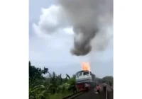 Viral Lokomotif KA Keluarkan Api dan Asap Hitam di Jalan A Yani Surabaya – detikcom: Kejadian, Kronologi, dan Dampaknya