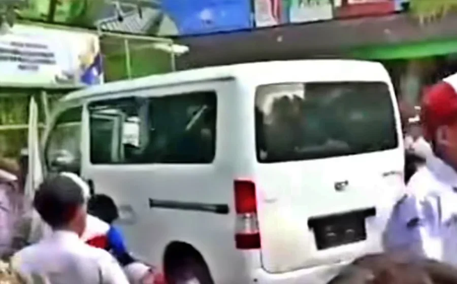 Viral Mobil MBG Tabrak Bocah di Indramayu, Korwil MBG: Tidak Ada Korban – IndramayuJeh