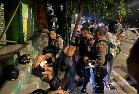 Viral Mobil Patroli Disebut Tabrak Warga Saat Tawuran di Tebet, Begini Penjelasan Polisi – Liputan6.com