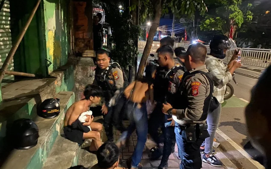 Viral Mobil Patroli Disebut Tabrak Warga Saat Tawuran di Tebet, Begini Penjelasan Polisi – Liputan6.com