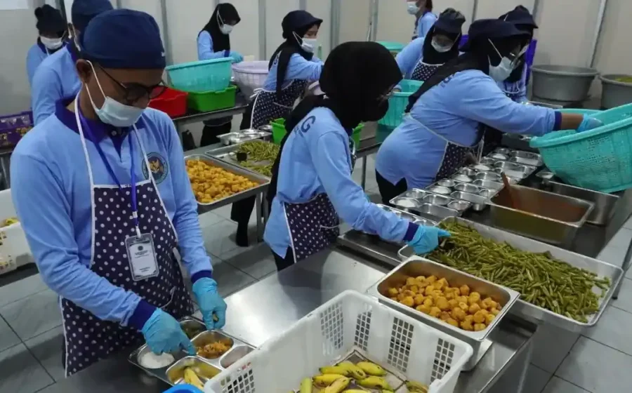 Viral Pegawai SPPG Sumenep Karaoke dan Tabur Uang di Dalam Dapur – murianews.com: Fakta Lengkap dan Reaksi Netizen