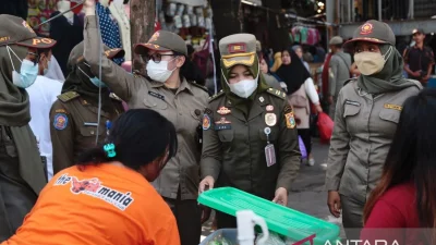 Viral Pemalakan Tukang Bakso di Tanah Abang, Pramono Telepon Satpol PP Minta Pelaku Ditindak Tegas – Kompas.tv